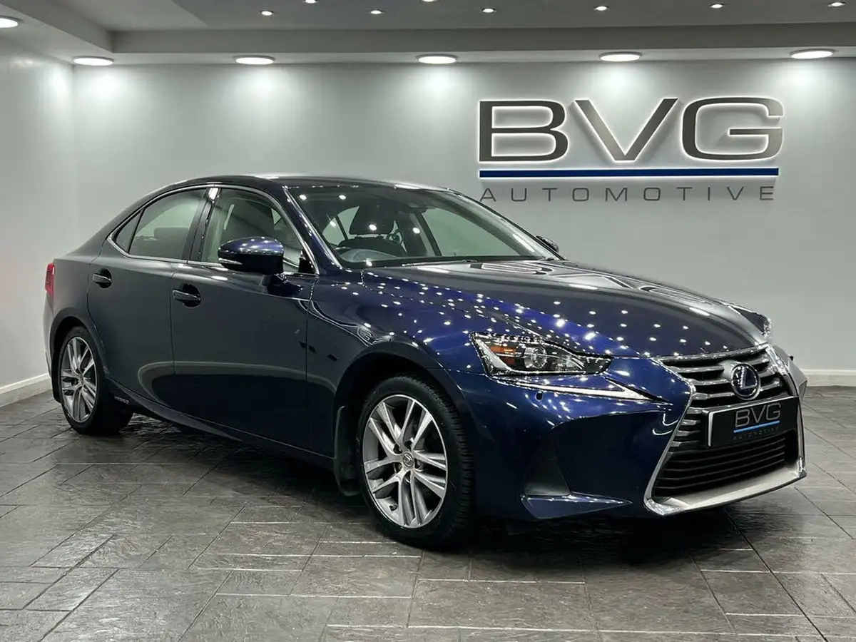 2017-lexus-is-300h-25-advance-big-1