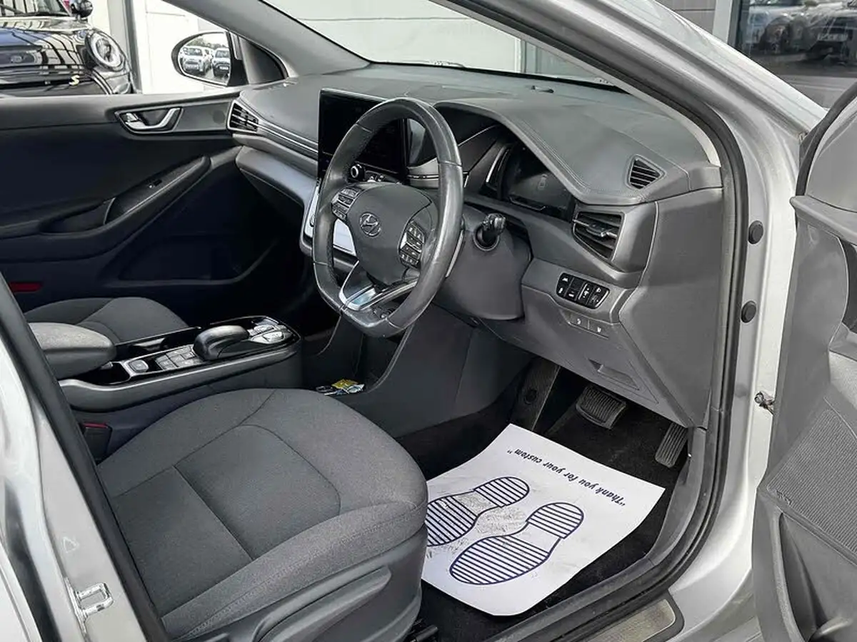 2020-hyundai-kona-e-premium-136ps-39kwh-big-18