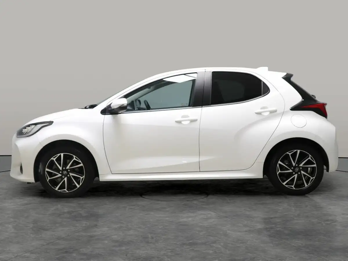 2022-toyota-yaris-15-vvt-i-design-big-12