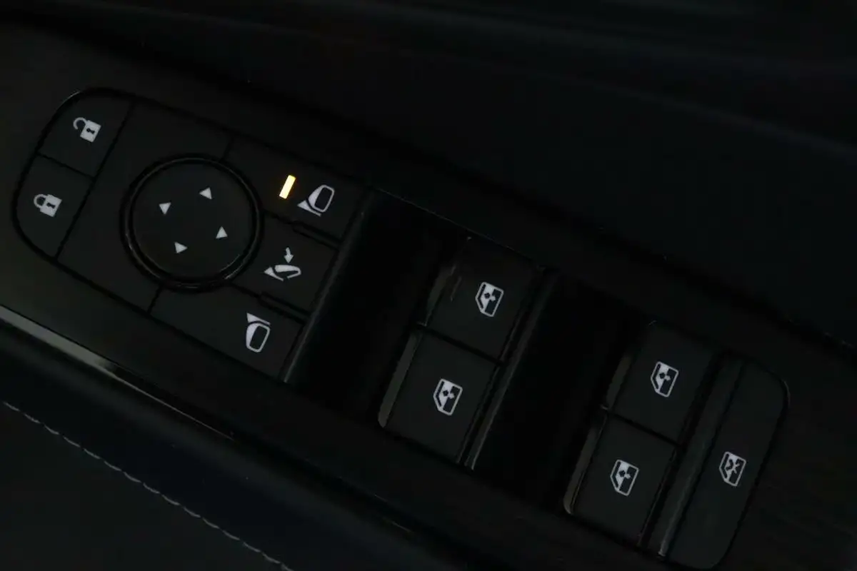 2022-nissan-qashqai-13-dig-t-n-connecta-140ps-big-17