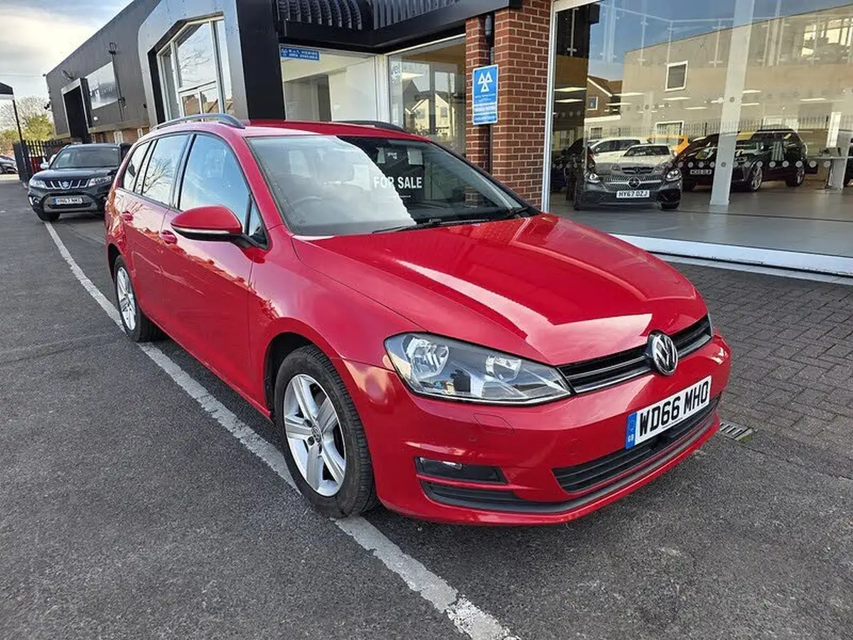 2017-volkswagen-golf-16tdi-match-edition-hatchback-5d-big-0