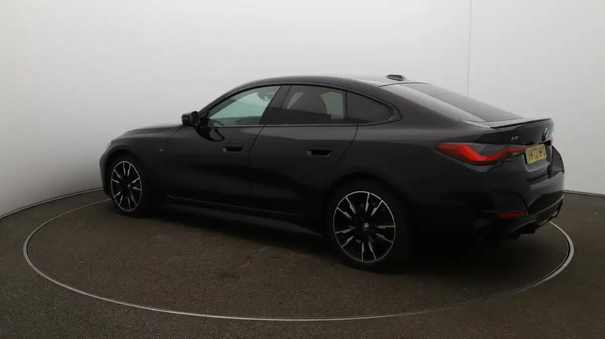 2022-bmw-i4-e-m50-big-31