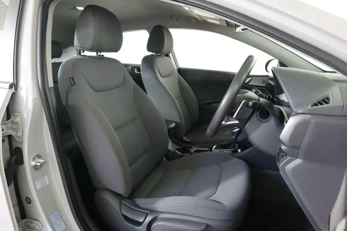 2021-hyundai-ioniq-16-gdi-premium-hybrid-big-10