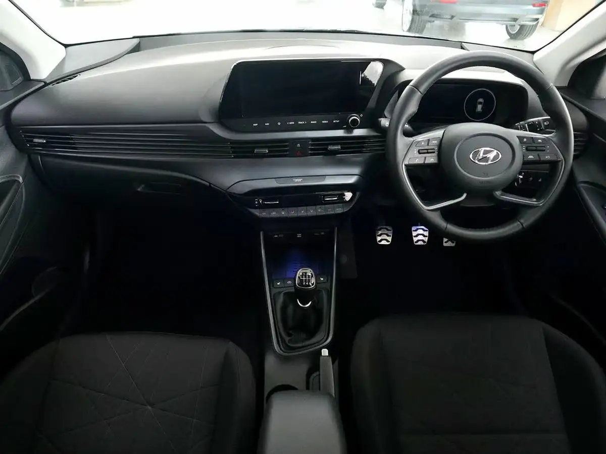 2023-hyundai-bayon-10-t-gdi-premium-120ps-big-17