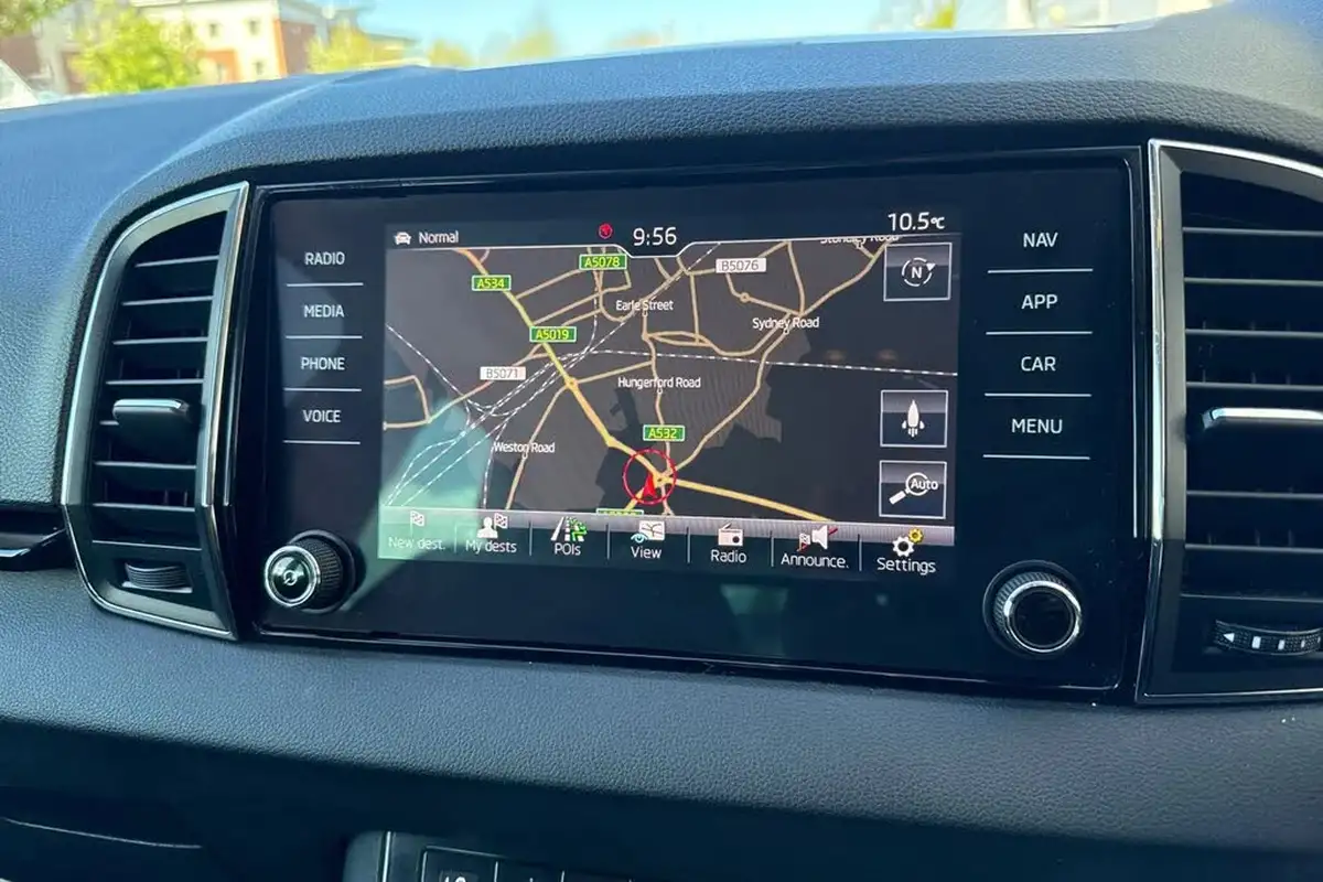 2020-skoda-karoq-20tdi-se-l-150ps-4x4-dsg-big-11