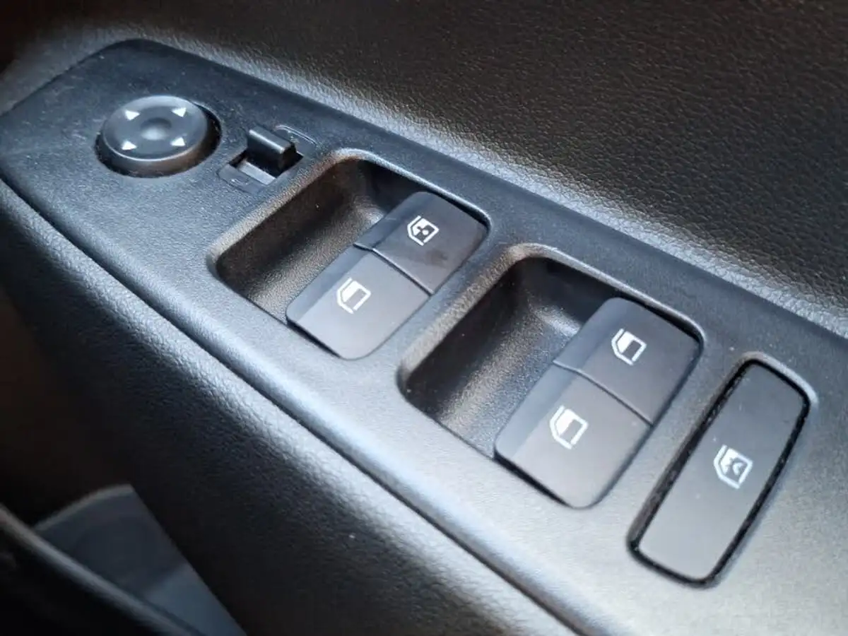 2022-hyundai-i10-12-premium-auto-big-10