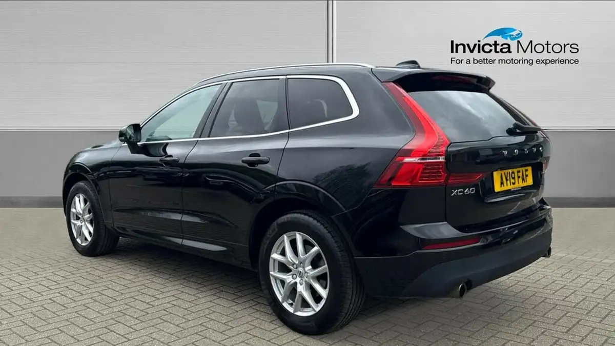 2019-volvo-xc60-20-t5-momentum-awd-big-4