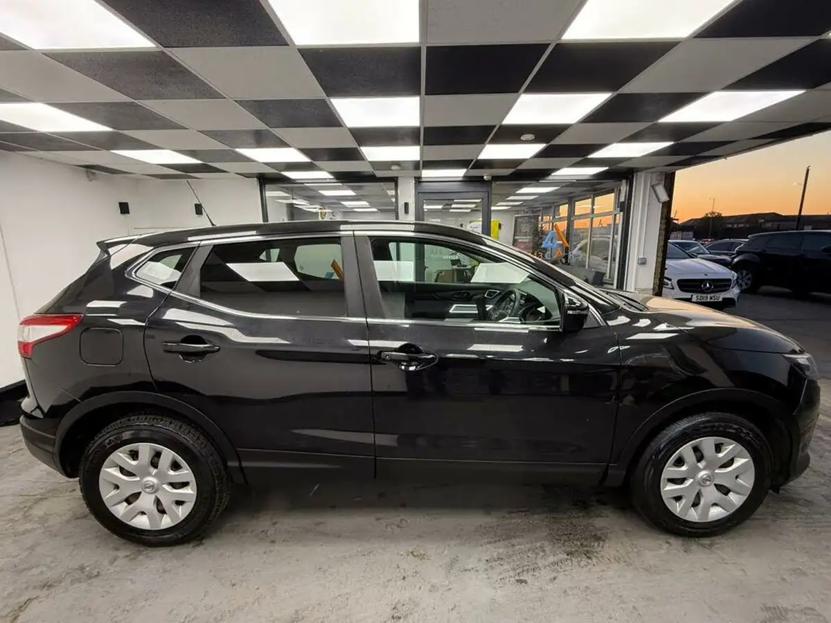 2014-nissan-qashqai-15dci-visia-big-3