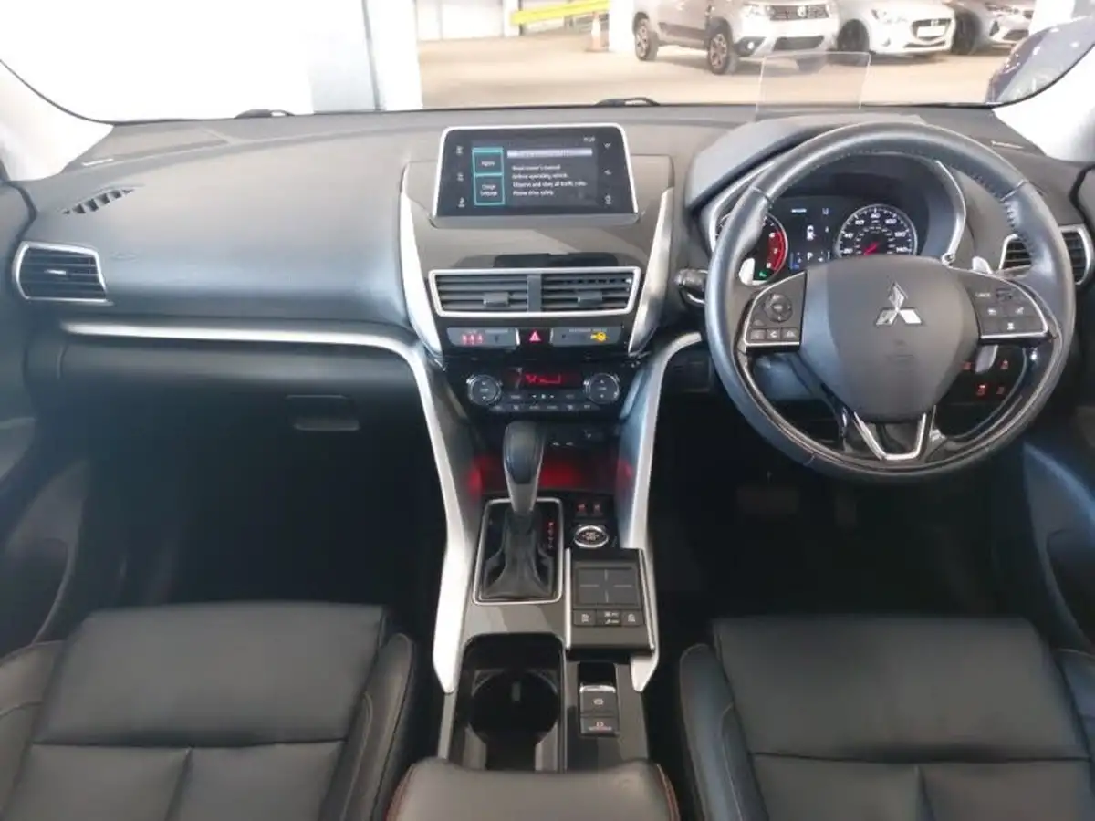 2019-mitsubishi-eclipse-cross-15-black-4wd-auto-big-2