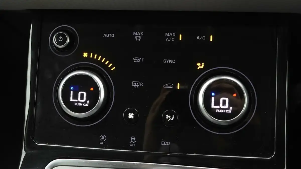 2020-land-rover-range-rover-evoque-20-d150-s-big-11