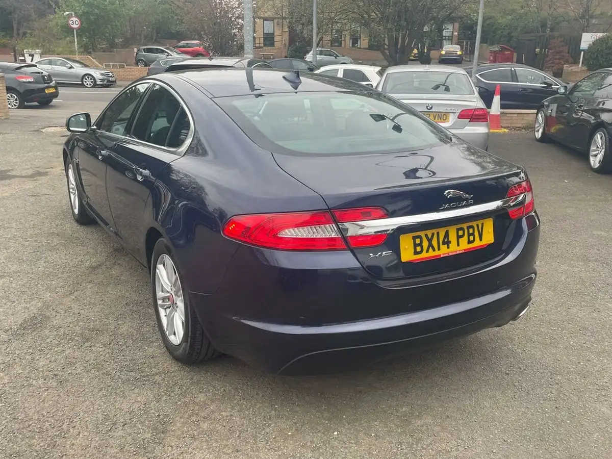 2014-jaguar-xf-22td-premium-luxury-163ps-saloon-4d-big-3
