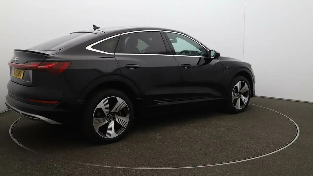 2021-audi-e-tron-55e-s-line-sportback-big-46