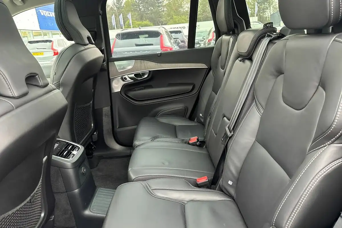 2023-volvo-xc90-20-t8-ultimate-dark-big-16