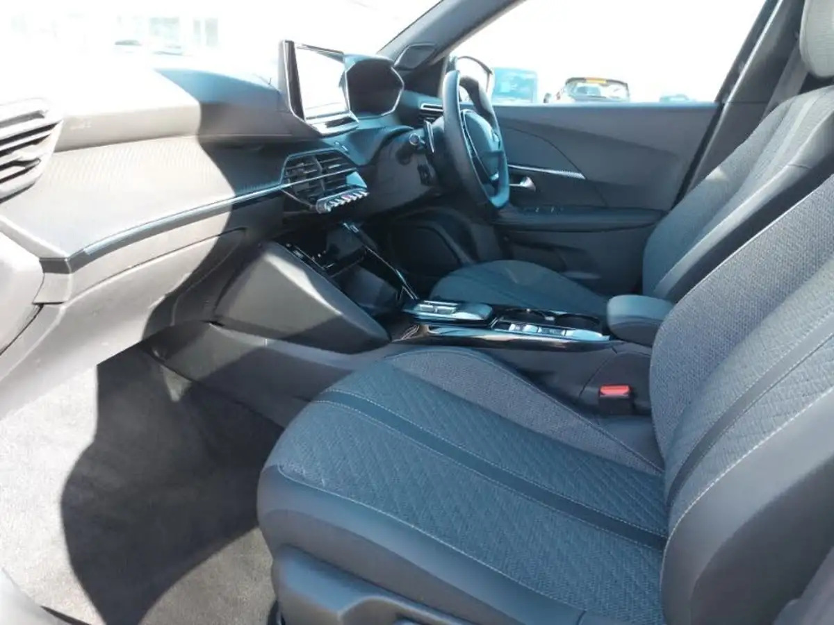 2023-peugeot-2008-suv-big-4