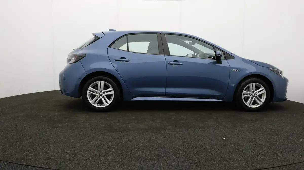 2021-toyota-corolla-18-vvt-i-icon-tech-spare-wheel-hatchback-5d-big-31