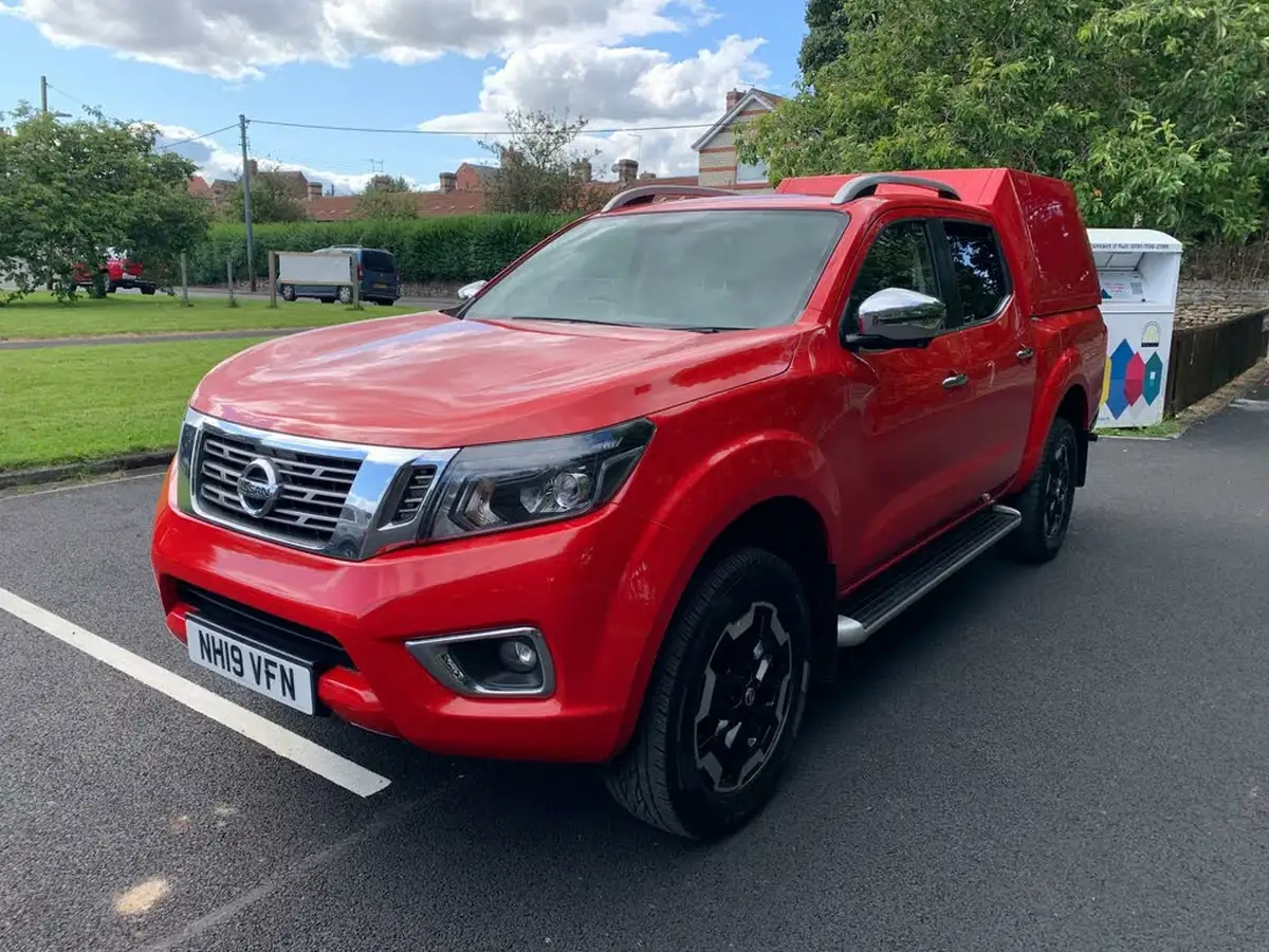 2019-nissan-navara-23dci-tt-tekna-8-navileather-auto-big-2