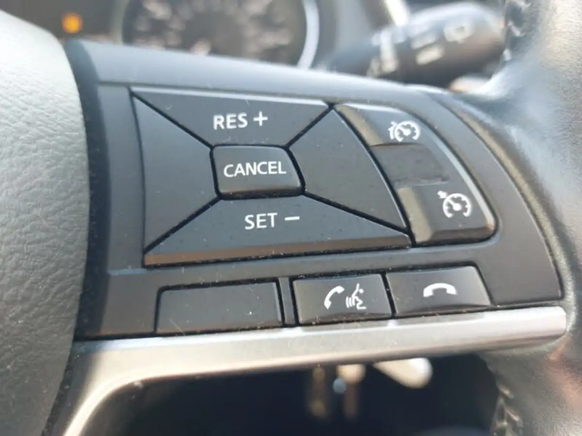 2018-nissan-qashqai-12-dig-t-acenta-big-15