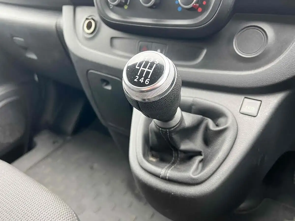 2021-renault-trafic-20dci-ll30-energy-120-business-panel-big-29
