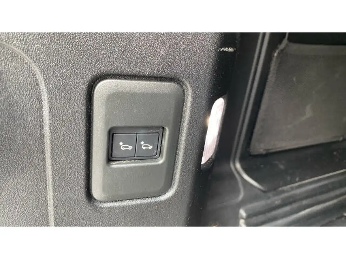 2020-land-rover-110-defender-20-d240-se-110-big-52