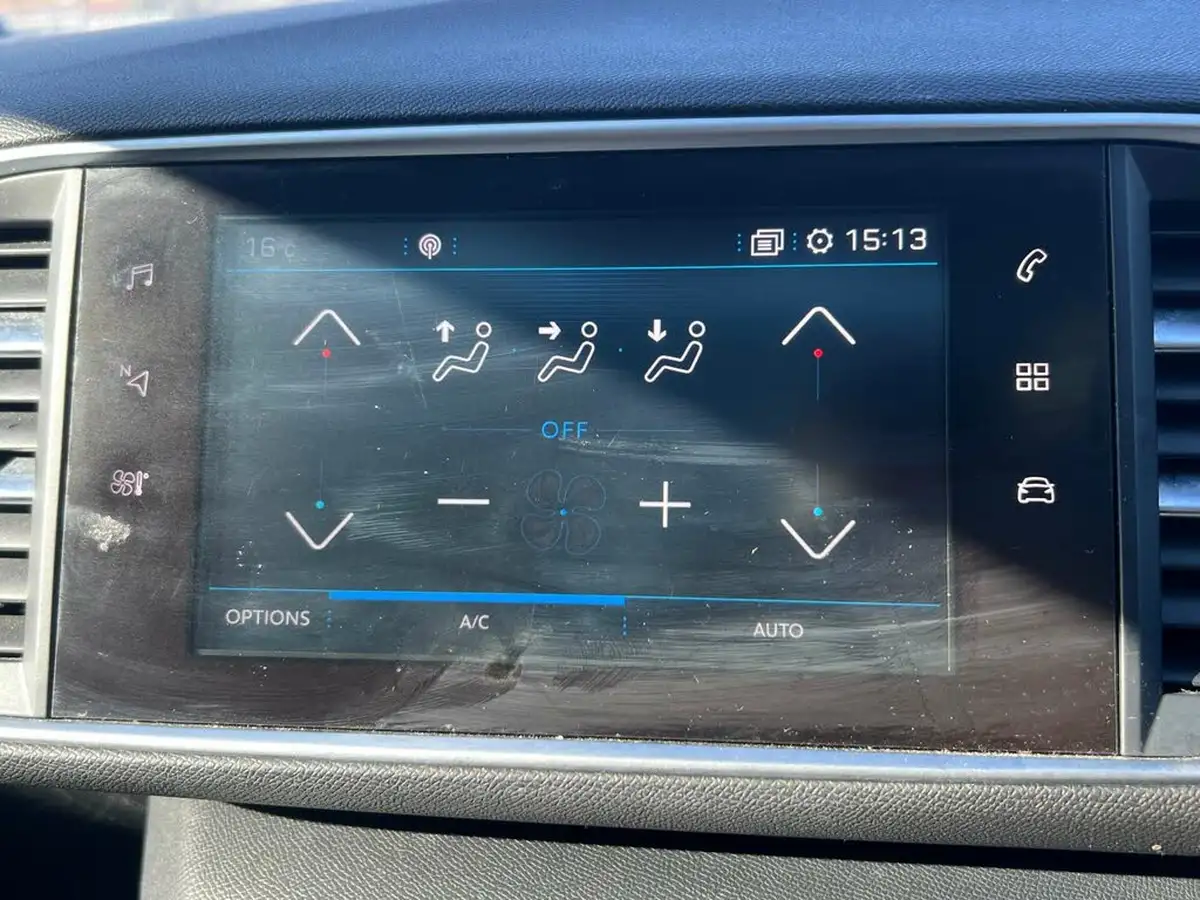 2018-peugeot-308-12-puretech-allure-130bhp-big-39