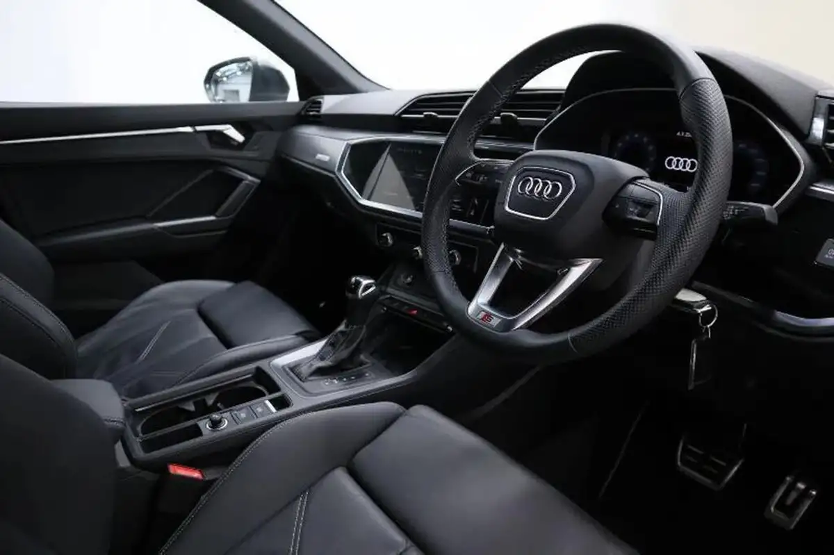 2024-audi-q3-15-35-tfsi-s-line-station-wagon-tronic-big-18