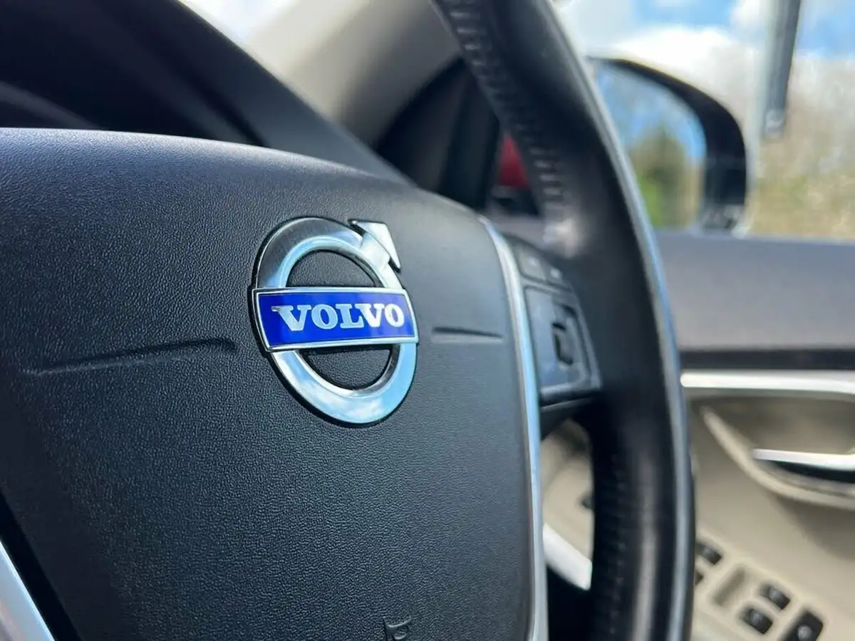 2013-volvo-v40-20td-d4-se-lux-nav-ss-big-27