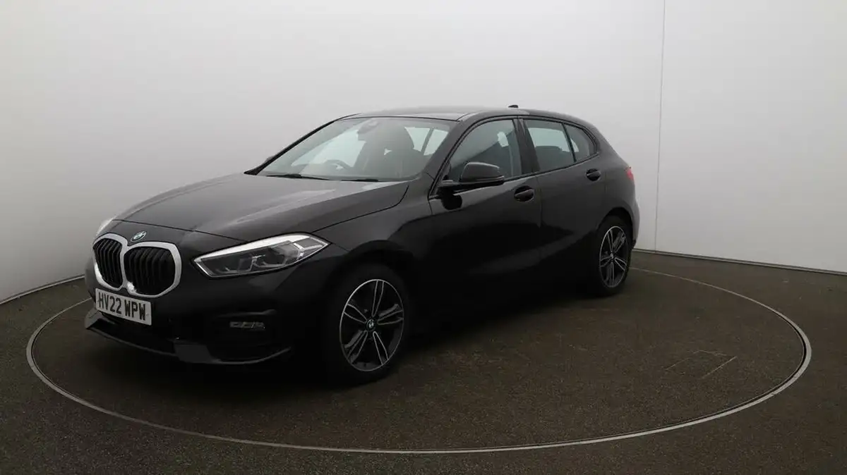 2022-bmw-1-series-20td-118d-sport-big-61
