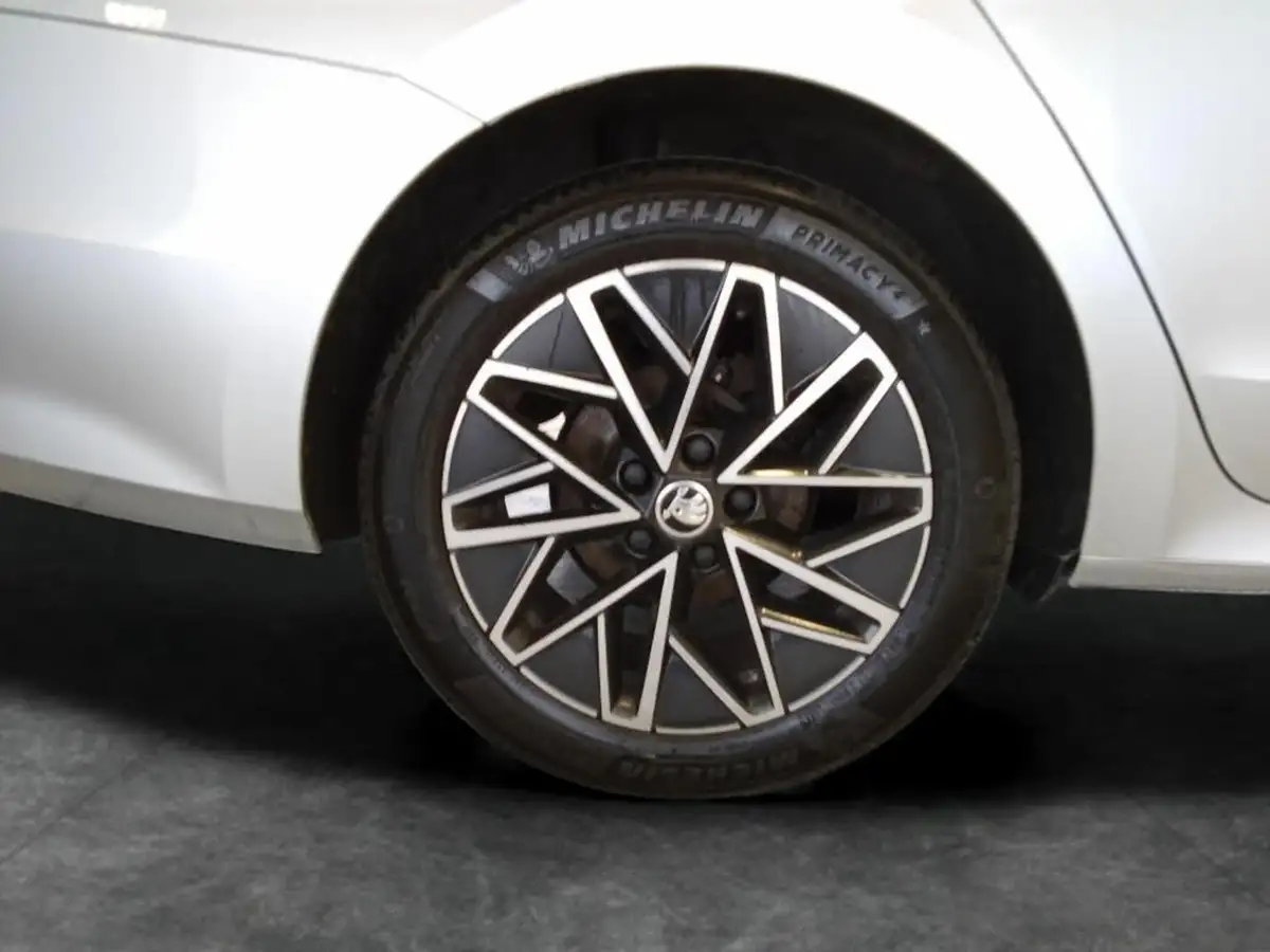 2021-skoda-octavia-20tdi-se-l-116ps-estate-big-26