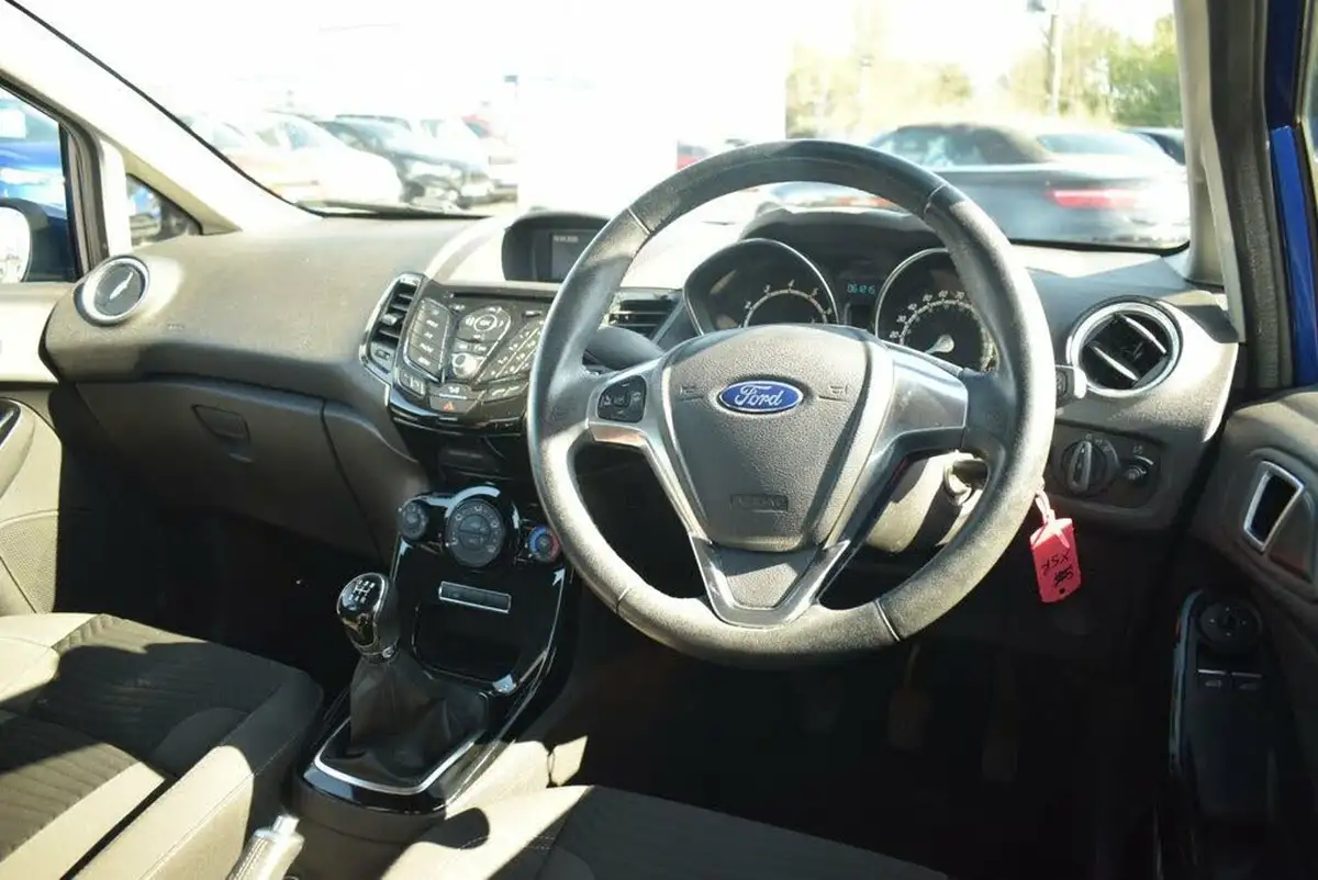 2016-ford-fiesta-10t-zetec-100ps-ecoboost-ss-5d-big-1