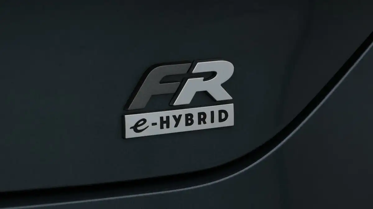 2021-seat-leon-14-e-hybrid-fr-hatchback-big-22
