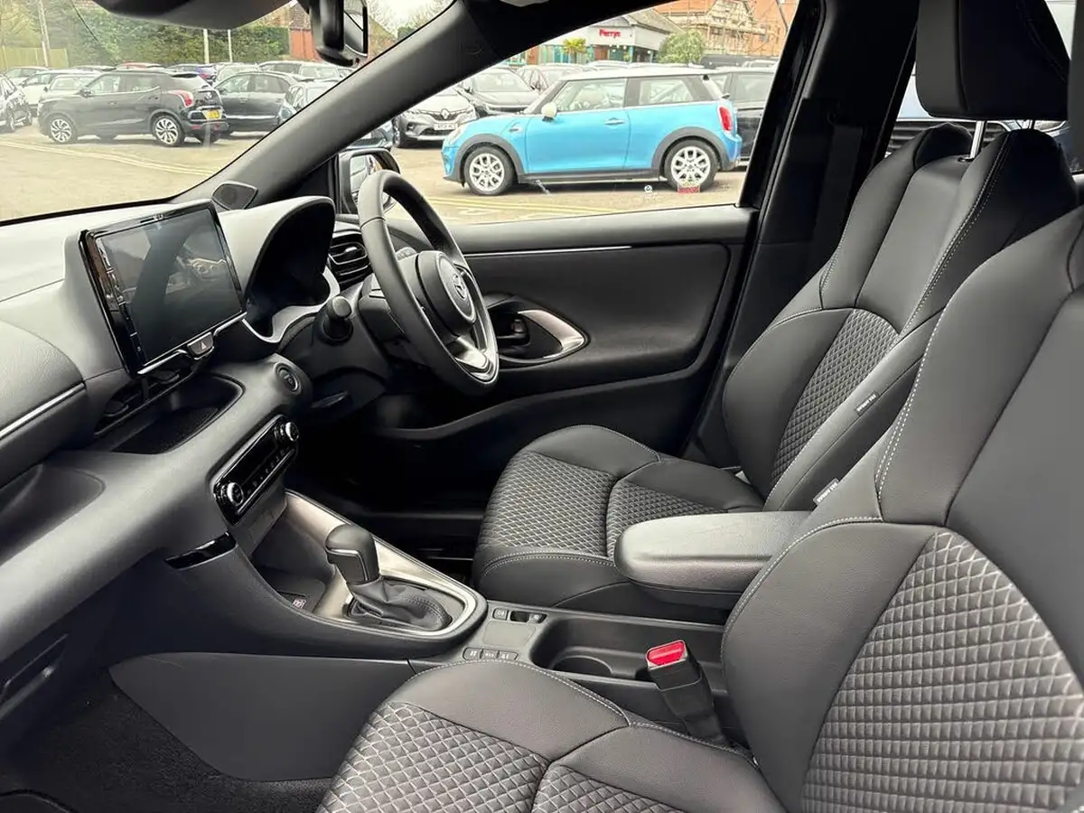 2024-mazda-mazda2-15-homura-big-35