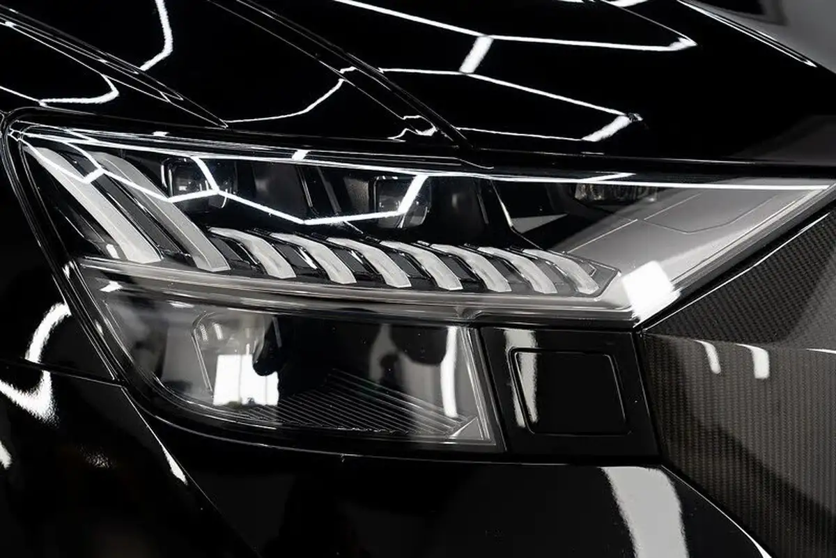 2020-audi-rs-q8-40-tfsi-carbon-black-big-35