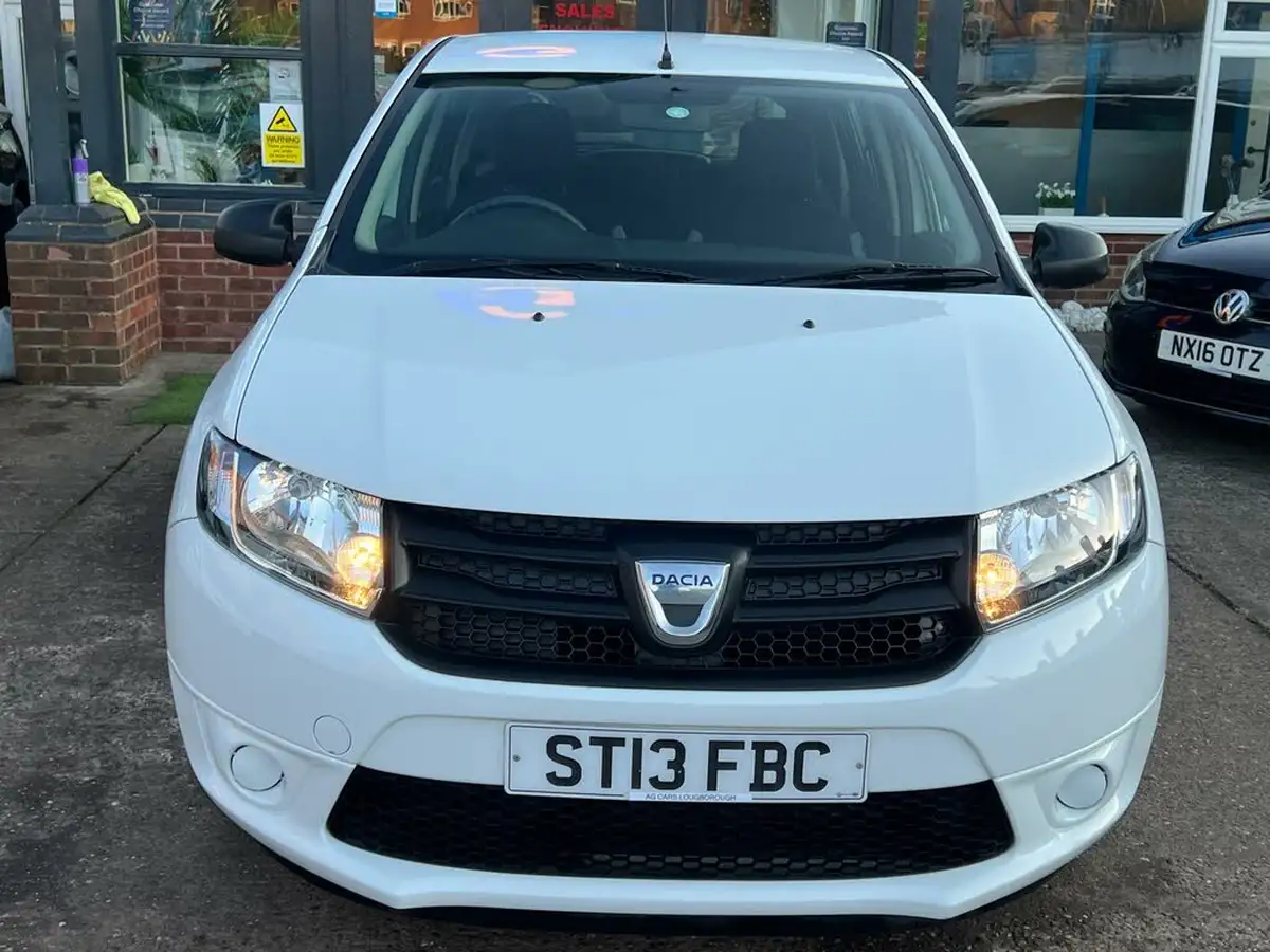 2013-dacia-sandero-12-ambiance-big-6