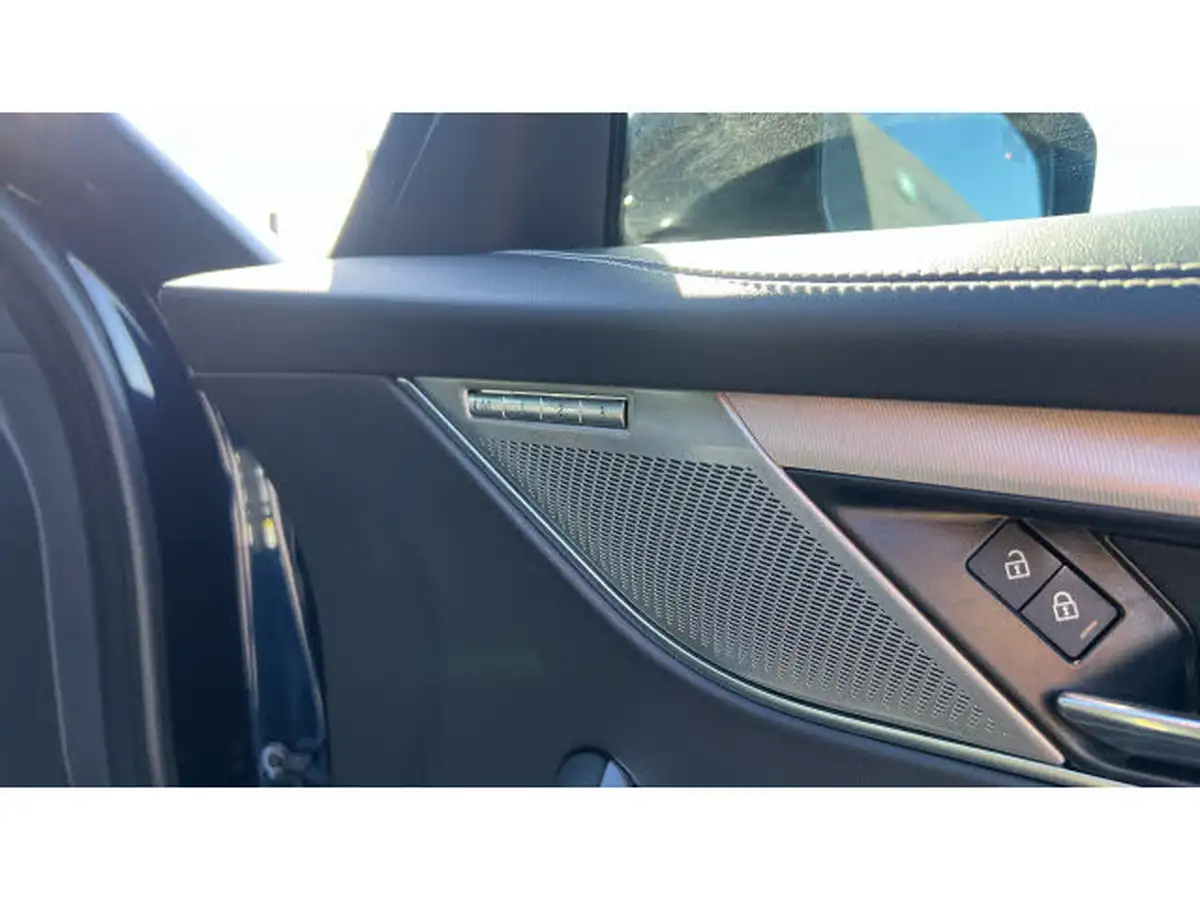 2022-jaguar-f-pace-30-d300-r-dynamic-se-big-34