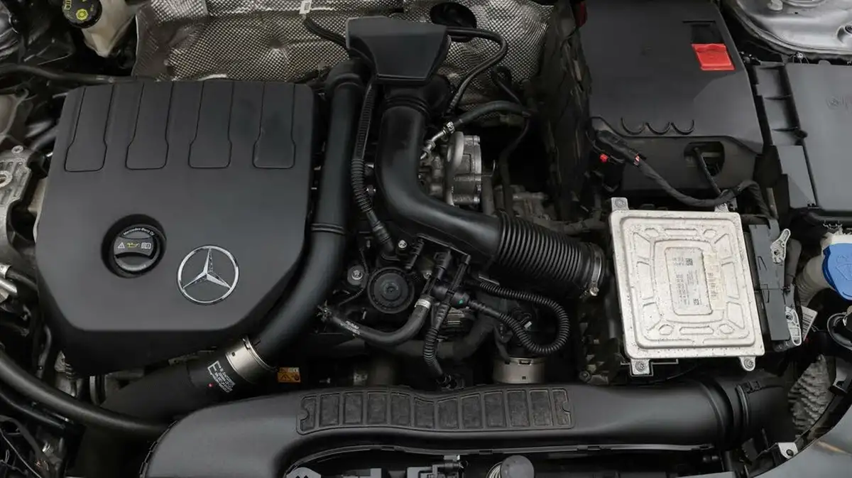 2020-mercedes-benz-cla-13-cla-180-amg-line-premium-plus-coupe-4d-big-19