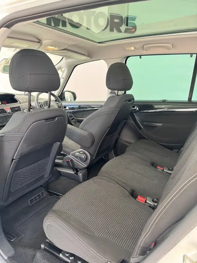 2013-citroen-grand-c4-picasso-16hdi-platinum-big-13