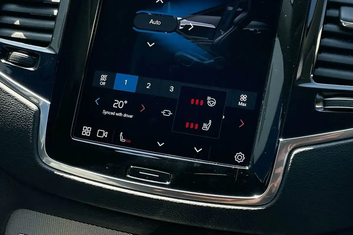 2024-volvo-xc90-20-t8-plus-big-41