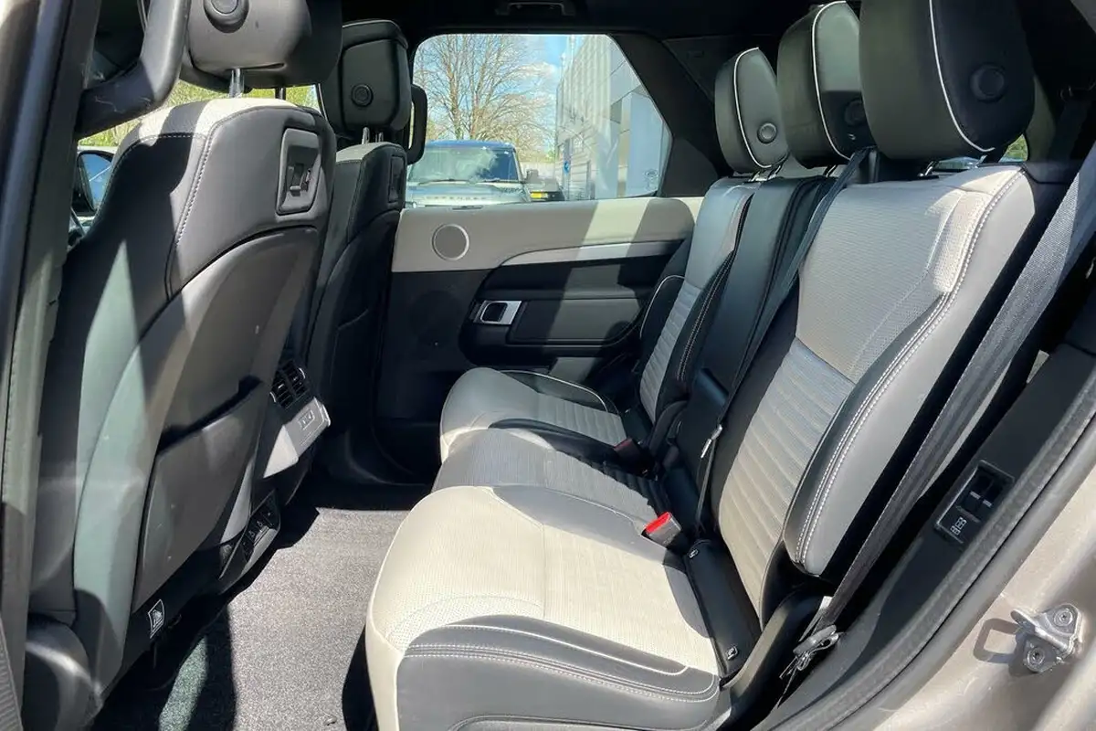 2021-land-rover-discovery-30-d300-r-dynamic-hse-big-50