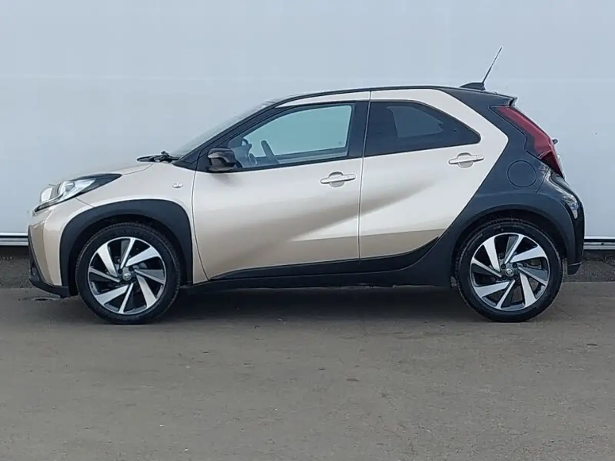 2023-toyota-aygo-x-10-vvt-i-edge-big-3