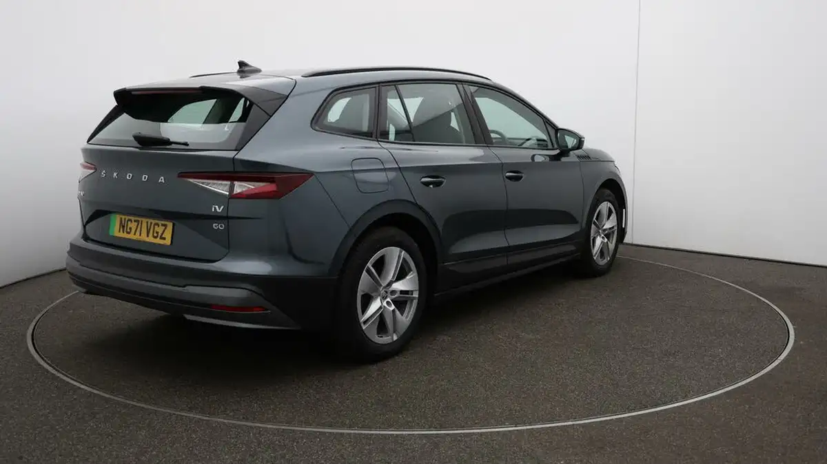 2022-skoda-enyaq-e-60-big-48