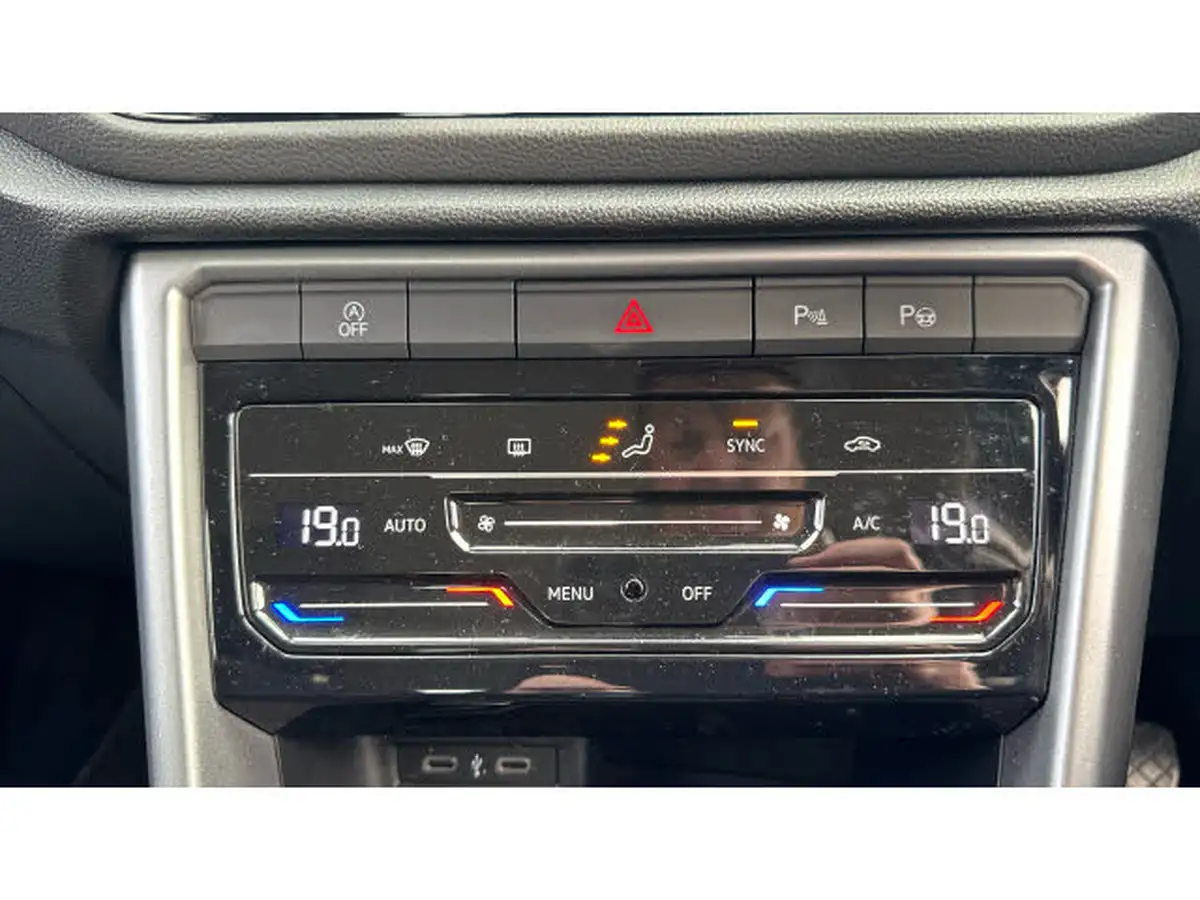 2023-volkswagen-t-roc-10-tsi-life-big-28
