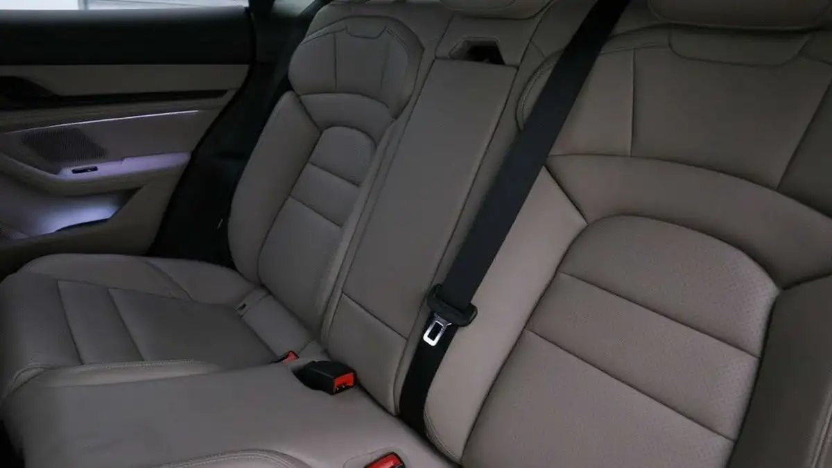 2022-porsche-taycan-e-base-408ps-big-5