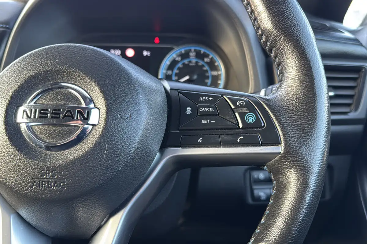 2021-nissan-leaf-e-e-tekna-big-15