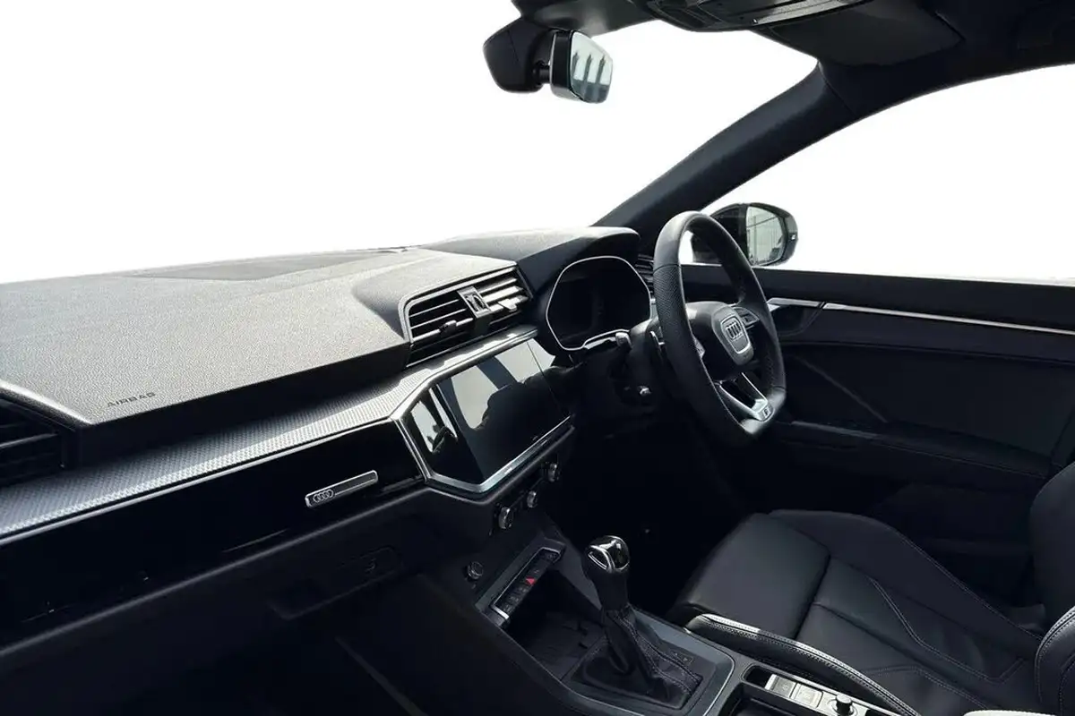 2025-audi-q3-15-35-tfsi-black-edition-station-wagon-s-tronic-big-13