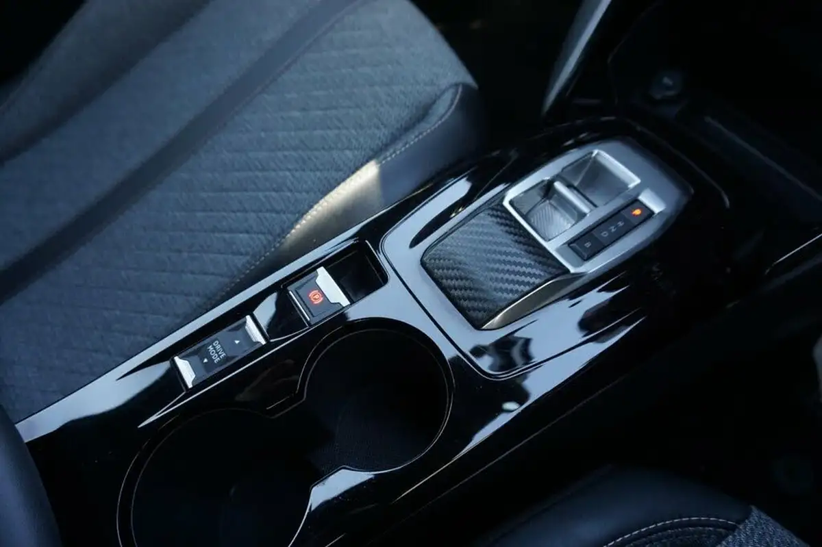 2023-peugeot-2008-suv-e-allure-big-17