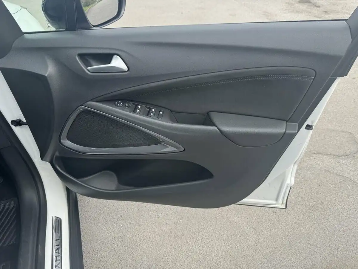 2022-vauxhall-crossland-12-ultimate-130ps-auto-big-38