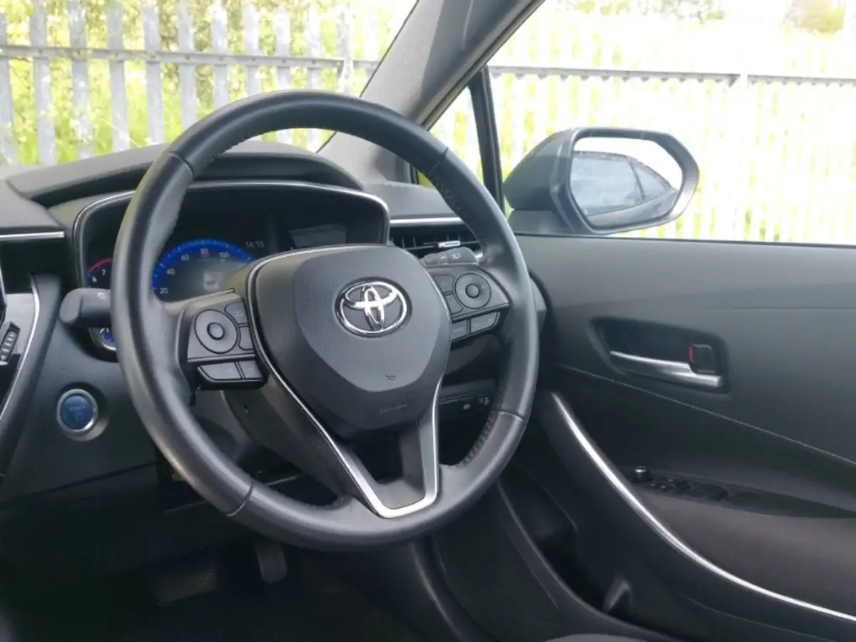 2022-toyota-corolla-20-vvt-i-icon-193bhp-hatchback-big-9