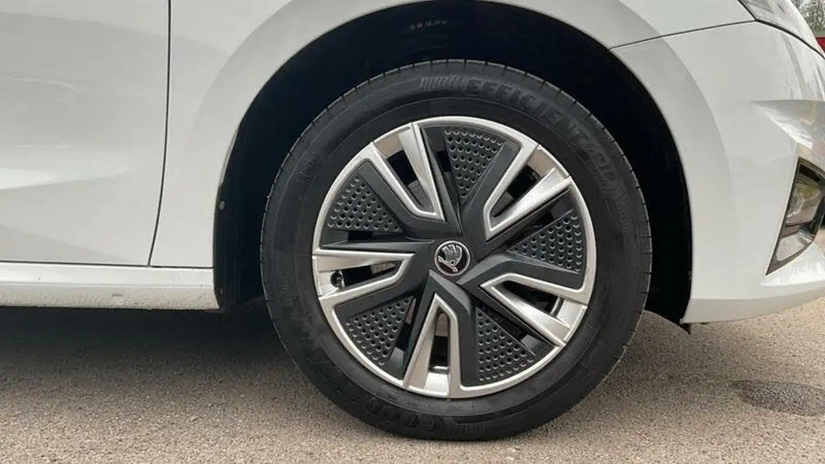 2022-skoda-fabia-10-tsi-se-l-110ps-hatchback-big-4
