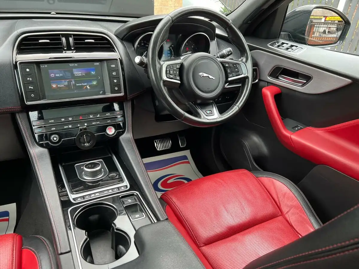 2016-jaguar-f-pace-20-i4d-r-sport-awd-auto-big-22