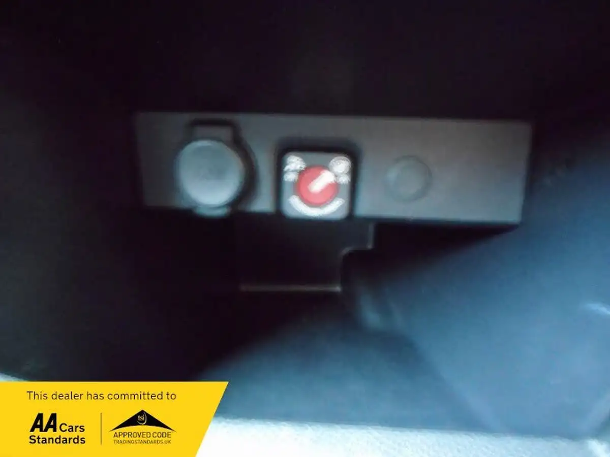 2019-toyota-proace-big-27